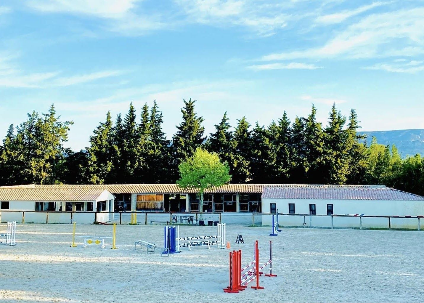 Carrière et écuries du Domaine de Révélat