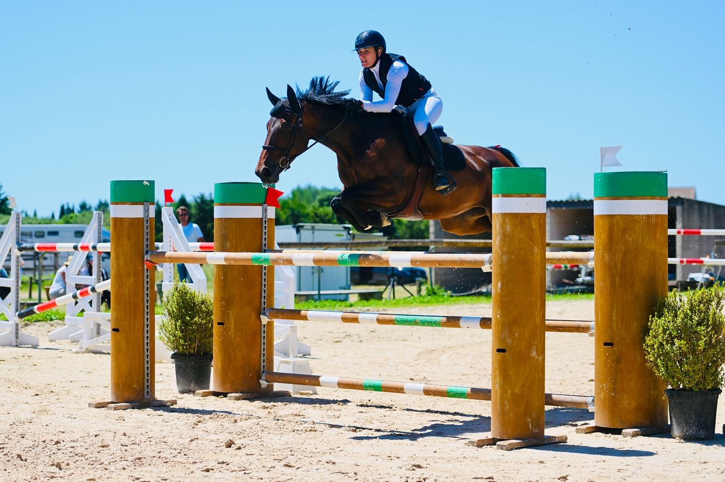 Laure Pétillon de Saporta en concours avec Ivette Manciaise